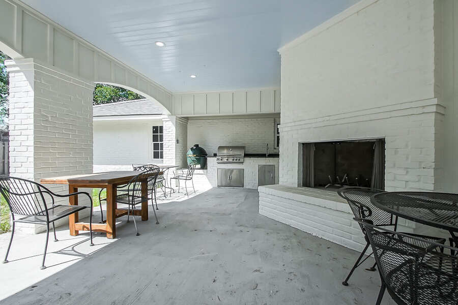 Outdoor kitchen and covered patio, Baton Rouge